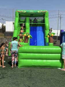 Tobogán Acuático Jungla con Piscina — alquiler en Usera
