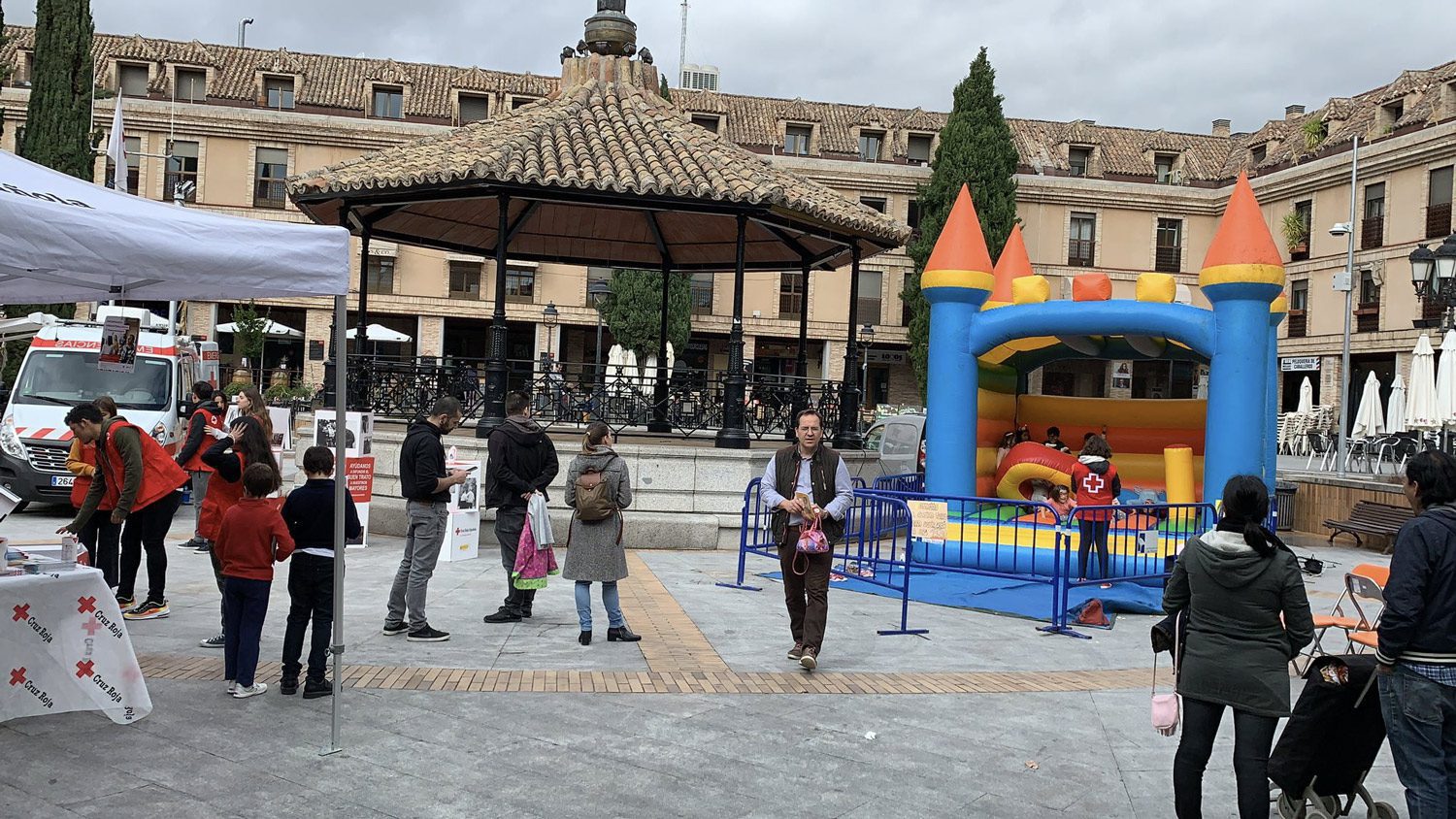 alquiler-castillos-hinchables-Madrid-modelo-fortaleza