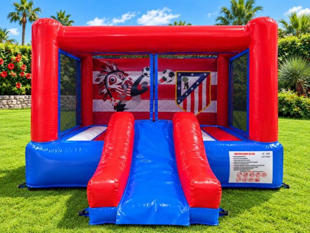 Castillo hinchable Atlético de Madrid rojo y azul con tobogán y lona con el escudo y el Indio – Castillos Hinchables Madrid