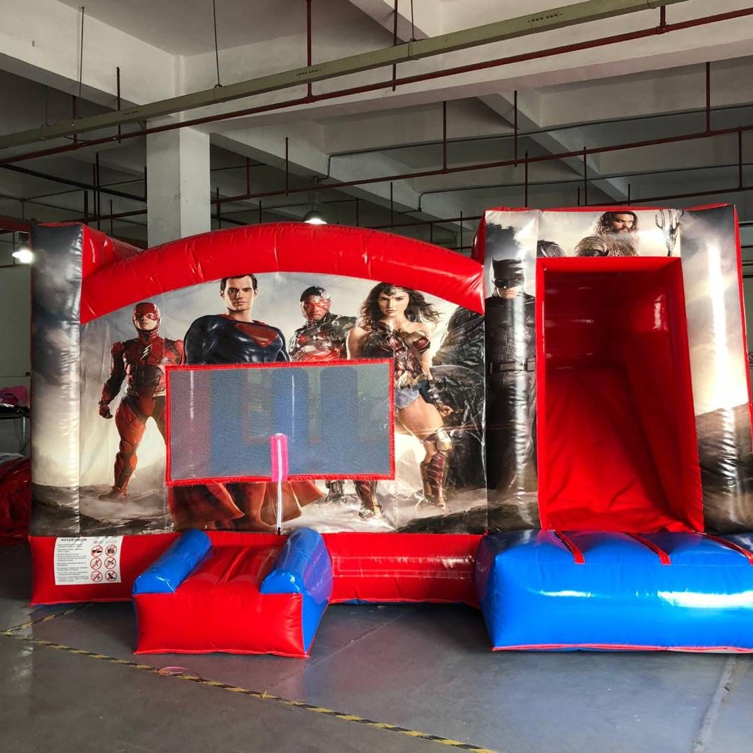 Castillo hinchable Superhéroes Liga de la Justicia XL con tobogán rojo – Castillos Hinchables Madrid