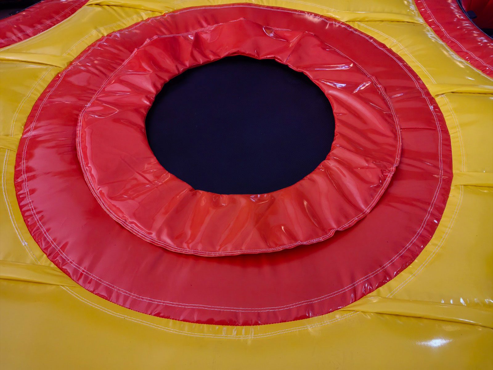 castillos-hinchable-con-camas-elasticas-alquiler-de-castillos-hinchables-en-Madrid
