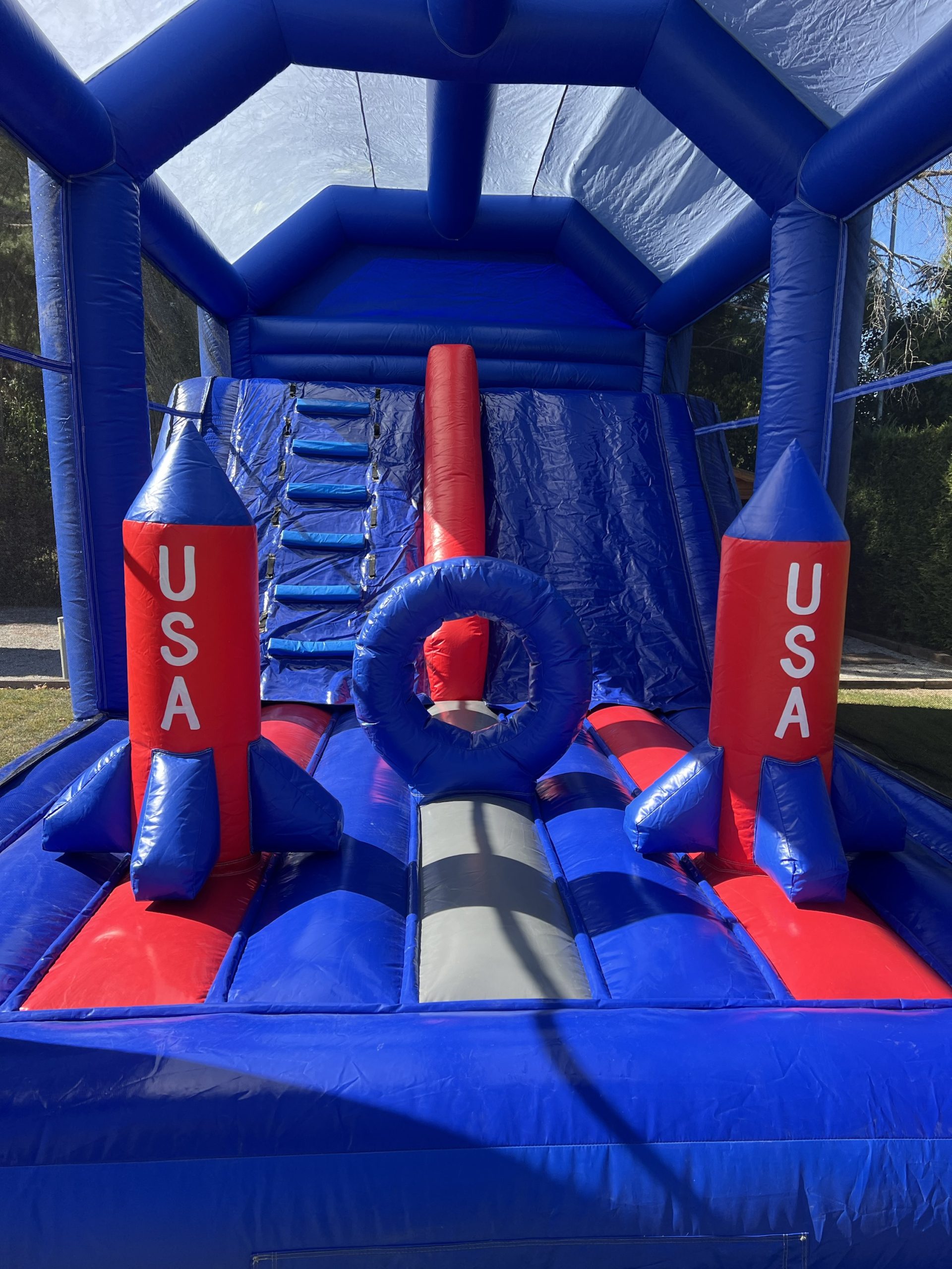 Tobogán y rampa de escalada del combo hinchable espacial XXL – Castillos Hinchables Madrid